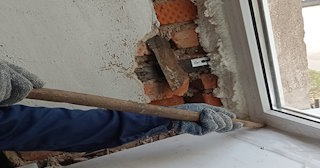 Демонтаж оконных откосов по выгодной цене от 515 руб. в Канске - Сварной-Кнс